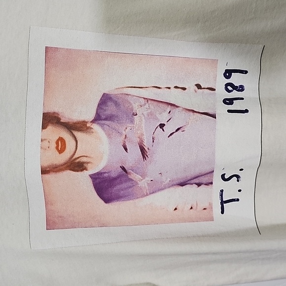 Taylor Swift 1989 World Tour tshirt size XS - Picture 2 of 5